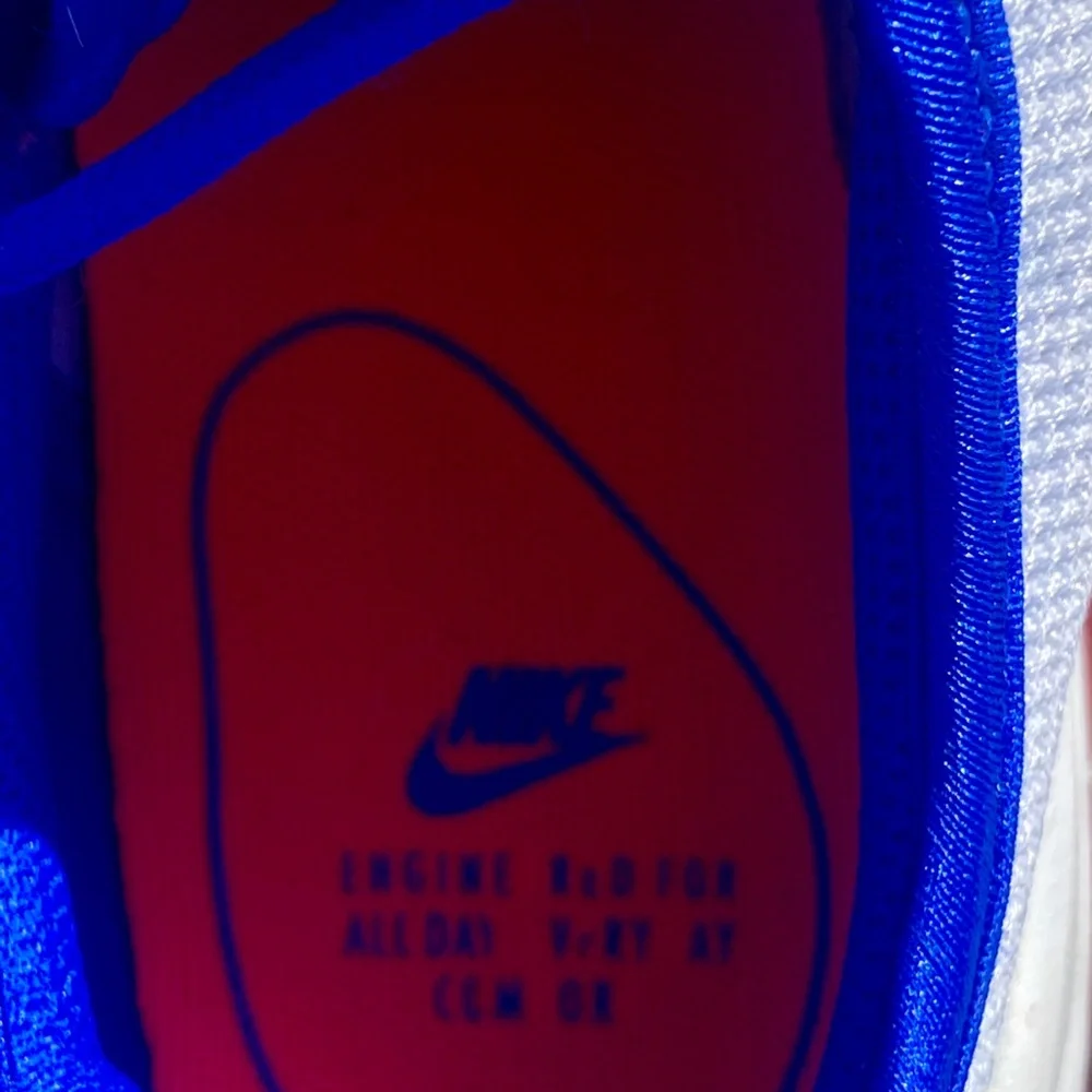 Nike Air Max: Women's White, Cobalt Blue, Coral- AA2168-101 Women- U.S.(8) - Picture 4 of 9